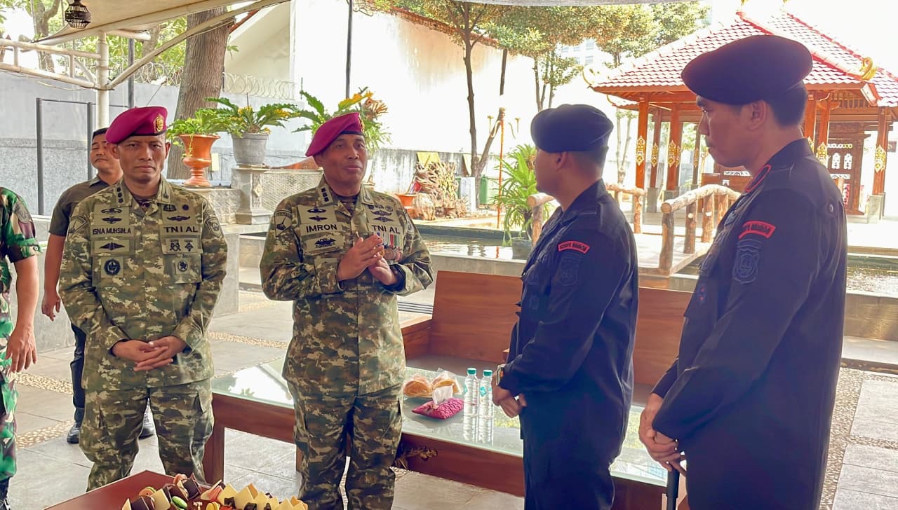 Perkuat Sinergi TNI–Polri, Brimob Polda Metro Jaya Sampaikan Ucapan Dirgahayu TNI ke-80 ke Korps Marinir