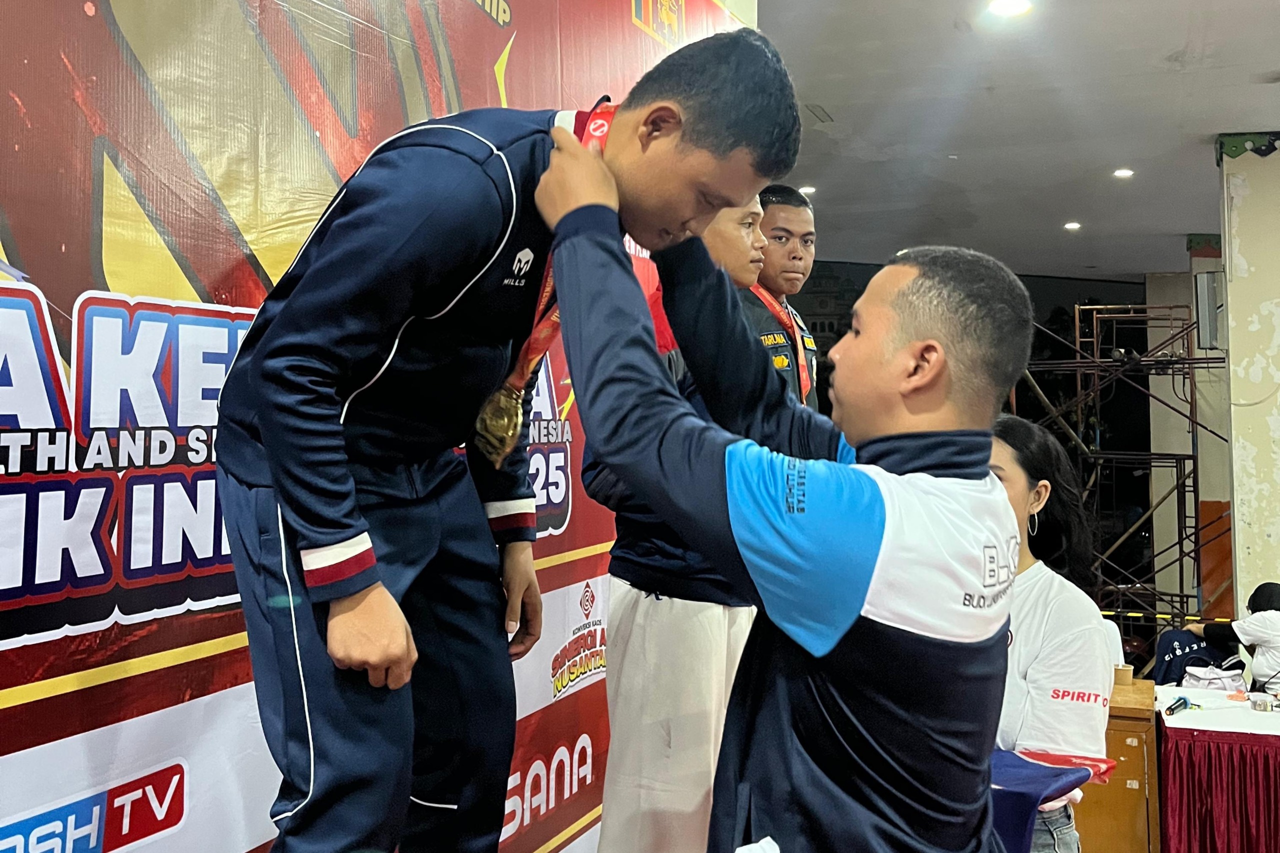 Personel Brimob Polda Metro Jaya Raih Emas dan Perak di Kejuaraan Karate Internasional SENKAIDO Cup Piala Kemenpora 2025