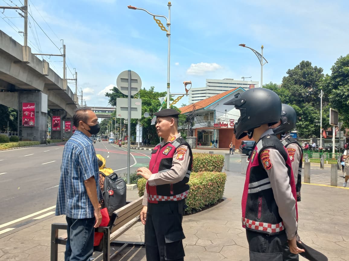 Ditsamapta Polda Metro Jaya Gelar Himbauan Kamtibmas di Blok M dalam Operasi ‘Sikat Jaya 2025’